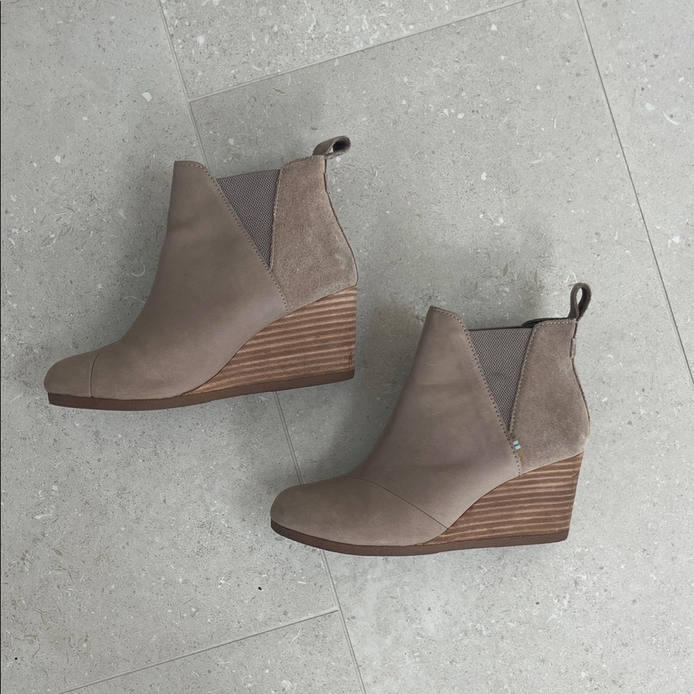 Toms Women's Beige Wedge Ankle Boots